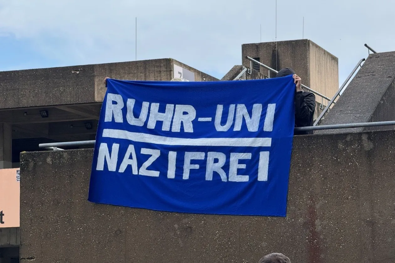 Flagge Ruhr-Uni Nazifrei