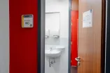 Schild en einem All-Gender WC
