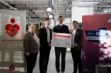 Foto: Scheck-Übergabe Stiftergemeinschaft der Sparkasse Vest Recklinghausen an das Projekt "Makers in Residence“