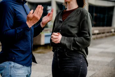 Unterschiedliche Gesten im Gebet