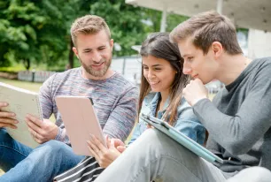 Menschen mit Tablets