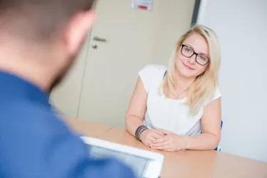 Studentin in der Beratung