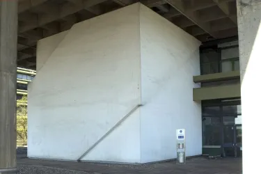 Kunstwerk von Adriaan (Ad) Dekkers, Ohne Titel (Versorgungsschachtverkleidung)