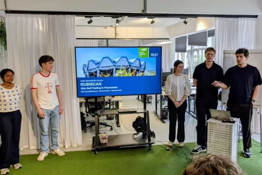 RUB-Studierende pitchen in Rotterdam