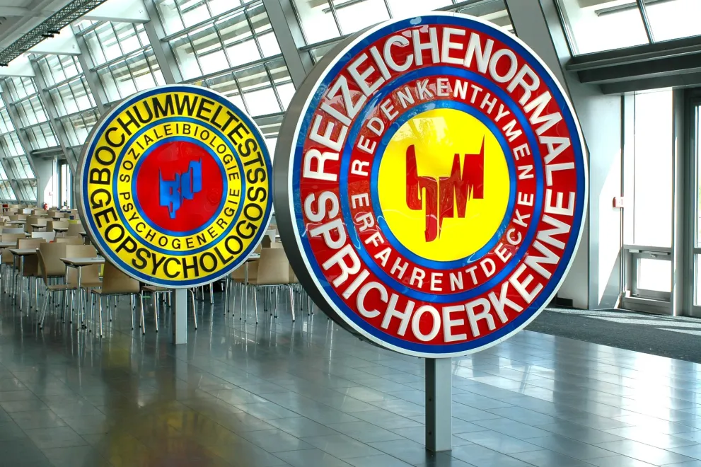 Kunstwerk von Ferdinand Kriwet, Ohne Titel (Textscheiben)