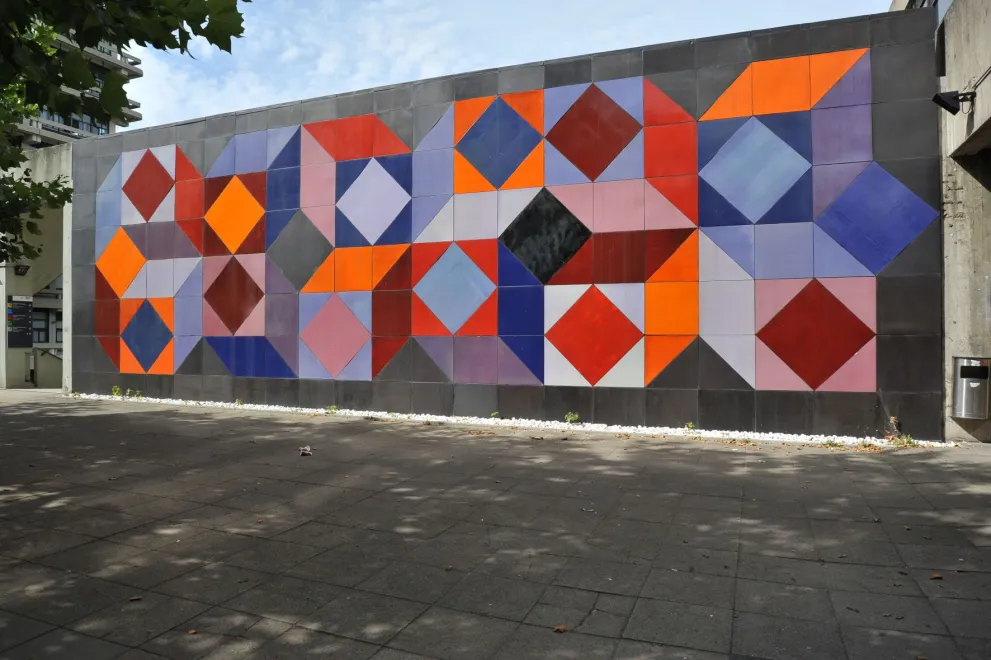 Kunstwerk von Victor Vasarely, Ohne Titel (Keramikwand)