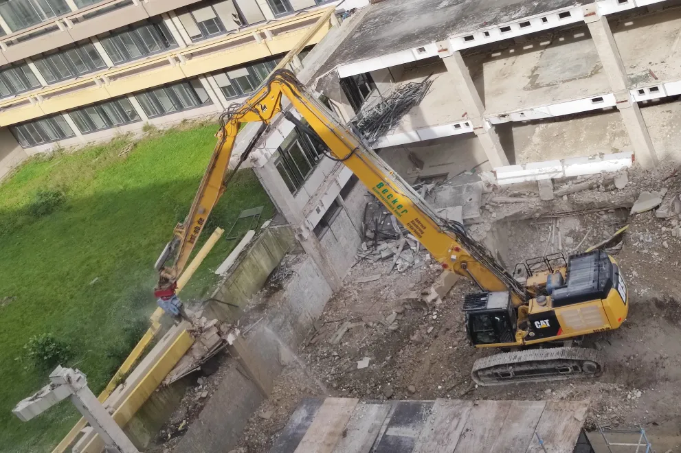 der erste Gebäudeteil GCFW Süd ist schon weg