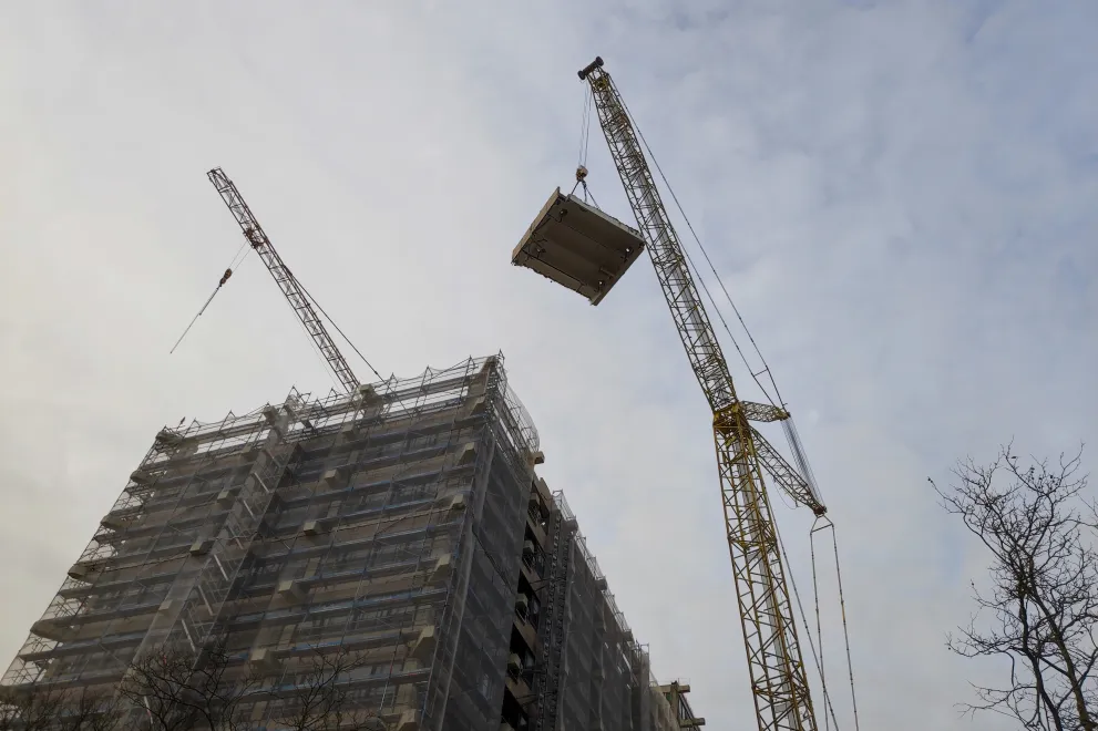 Deckenplatte aus Decke über E6 Süd