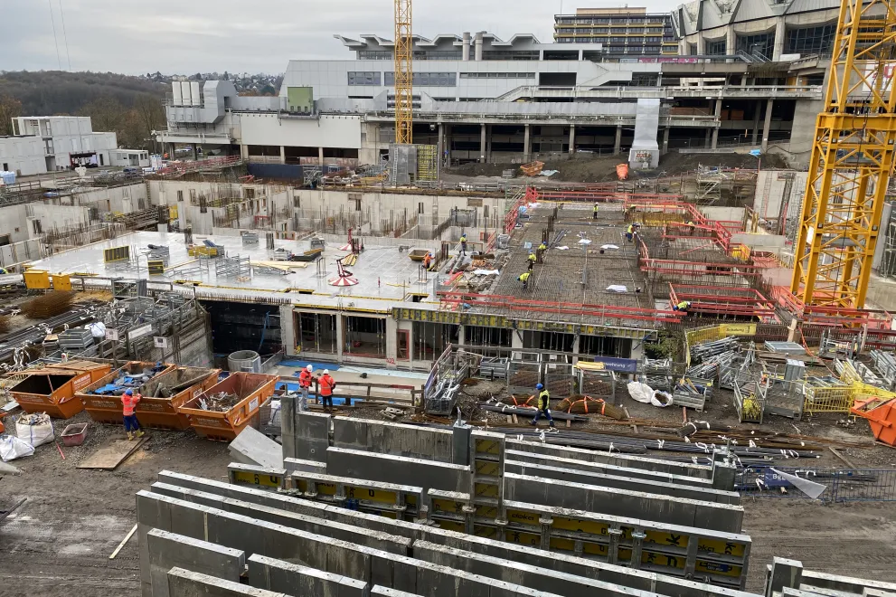 Schalung und Bewehrung Decke über E06