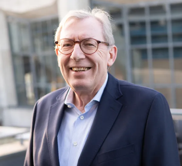 Foto: Portrait von Dr. Hans-Paul Bürkner